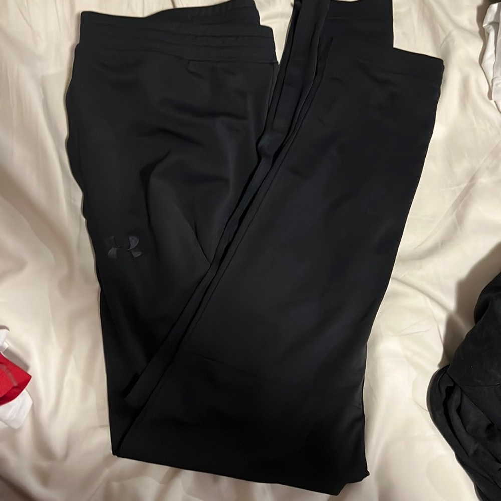 Under armor black XL jogger pants. Black with black logo. Good condition.